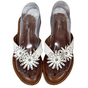 Capelli New York Women’s Thong White/Rhinestone Flower Sandal Size-6 GUC